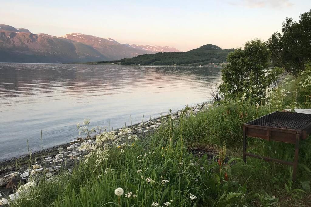 Villa In The Heart Of The Lyngen Alps, Holmen I Lyngen Lyngseidet Exterior foto